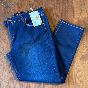 NWT Elegant Jeans Women’s Skinny Jeans Size 16